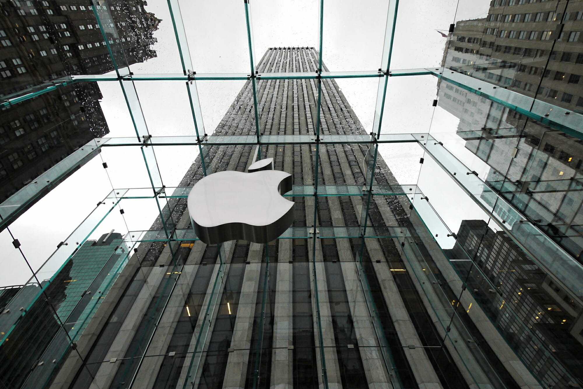 How The Apple Vision Pro Might Revolutionize Remote Work - ThinkRemote